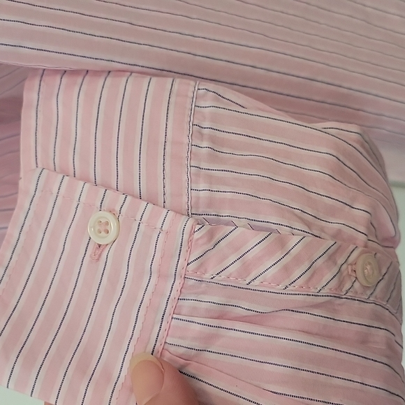 Oxford style Button down with Ruffle front by the GAP - Picture 4 of 11